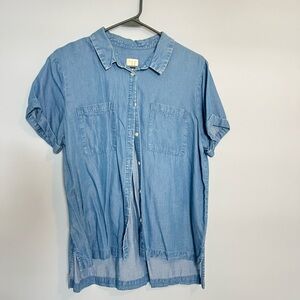 Chambray Short Sleeve Button-Up Shirt